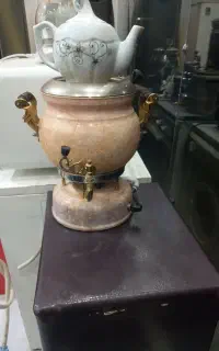 سماور ۸ لیتری گازی دو تیکه کاملا تمیز و سالم