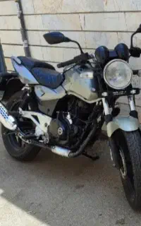 پالس خاکستری 180