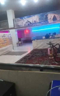 قهوه خانه باتمامی وسایل و قلیان واگذار میشود .