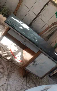 میز فلزی
