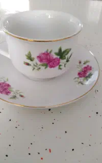 فنجون گل سرخ قدیمی خارجی
