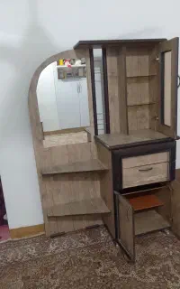 میز آرایشی سالم و تمیز