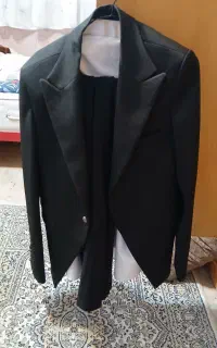 کت وشلوار و پیراهن