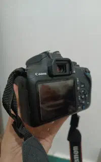 دوربین کنون ۲۰۰۰D خانگی و کاملا نو سالم