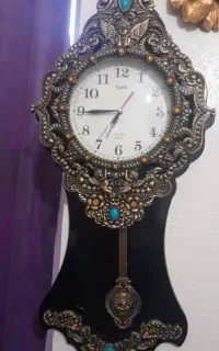 ساعت دیواری سالم وتمیز