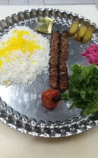 غذای آماده ورستوران میکائیل فضای مدرن وسنتی