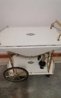 میز بار پذیرایی چرخ دار کالسکه ای