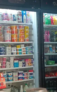 فروشنده در مواد غذایی