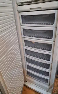 فریزر تک درب
