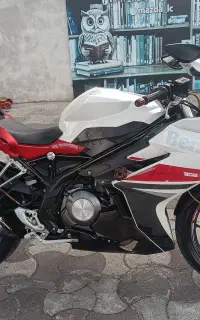 بنلی 300 ریس
