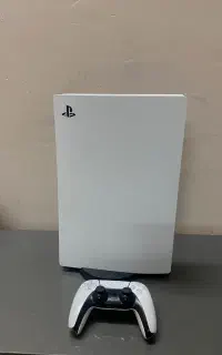 پلی استیشن ۵ در حد نو  همراه یک دسته و بازی کامل