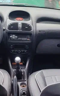پژو۲۰۶صندوقدار  وی۸ مدل۱۳۸۷ بدون رنگ و سالم