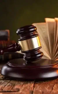 وکیل پایه دادگستری (با مشاوره تلفنی رایگان)