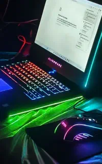 لپتاب گیمینگ Alienware (نمایشگر آسیب دیده)