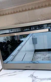 توستر  صفحه لمسی در حد نو تمیز خیلی کم کار