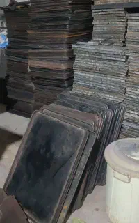 سینی. قالب. نرده. تریلی.