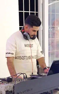 djحرفه ای اجرایه حرفه ای دی جی مهمونی عروسی تولد و