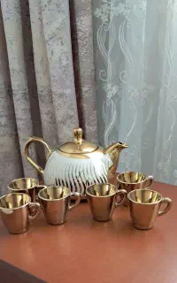 قوری، ماگ طلایی، قندون، کتری برقی