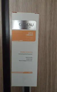کرم بیوممتیک جوانــ.ساز و ضد لک و شفاف کننده