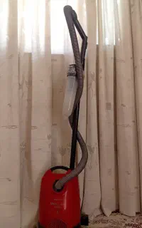 جارو برقی درحد نو و نیاز به تعمیرات جزئی