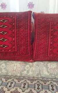 فرش و پشتی