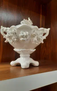 ورق بزنید چهاردست ظروف گل برجسته سرامیکی