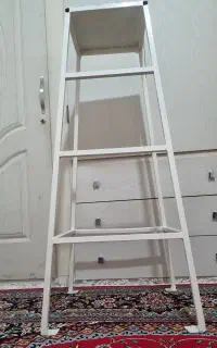 چهار پایه فلزی