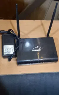 مودم دو آنتن لئوپارد با جعبه