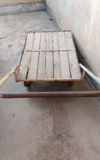 گاری چهار چرخ