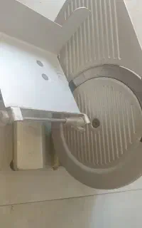 کالباس بر محک ترازو دار