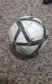 توپ(فروش پترو  بخش فرهنگی ورزشی پیوی)