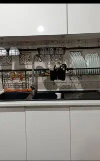 آبچکان  پشت پنجره ای کارگاه تولیدی (توضیحات)