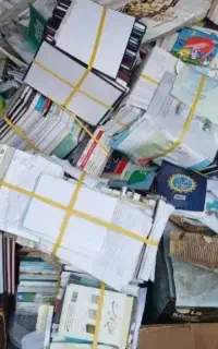 خرید کارتن و کتاب توسط خانوم ، نماینده کارخانه