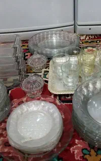 مقداری ظروف بلور