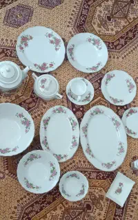 سرویس چینی گل محمدی