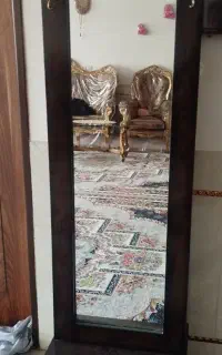 میز شیک و کاملا سالم  بودن خش و خط