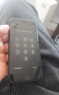 ایفون se 2020