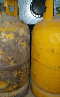 دو عدد کپسول گاز