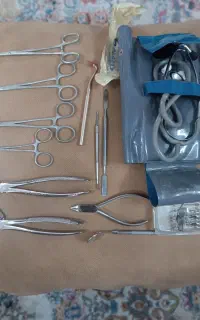 تعدادی وسایل قدیمی مخصوص دندانپزشکی
