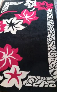 دو تخته فرش ۴ و ۱/۵ متری کاملا سالم تمیز