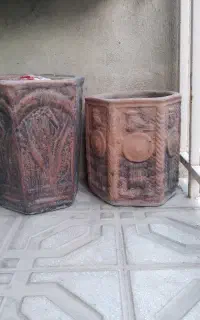 سلام دوعدد گلدان بزرگ وسالم ومحکم