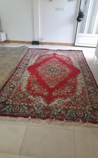 دو عدد فرش یکی ۶متری و۱۲ متری