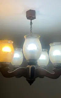 یک عدد لوستر ۵ شاخه