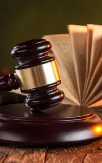 کار آموز وکالت