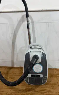 جاروبرقی AECH