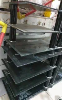 میز تلوزیون شیشه ای