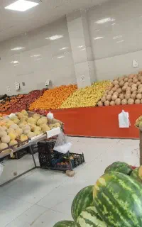 نیروی کار جهت کار در میوه فروشی