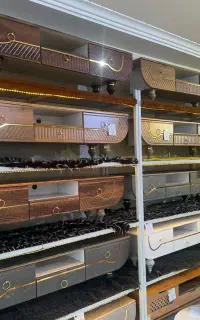 میز تلویزیون قایقی MDFوکیوم زرکالابارنگ بندی