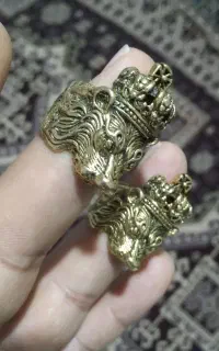 انگشتر شیر تاج دار