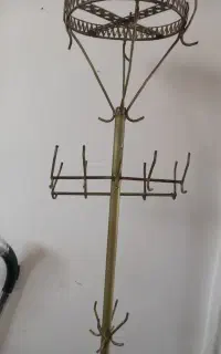 رخت آویز پایه دار